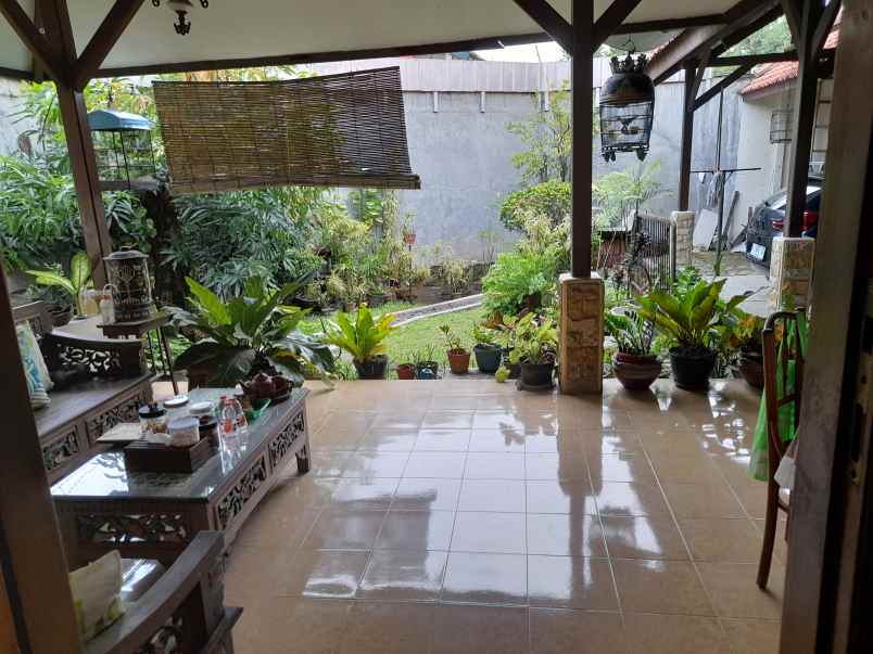 rumah asri nyaman di lokasi strategis