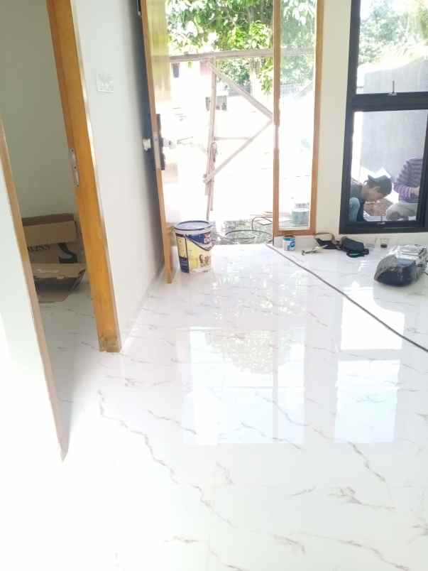 rumah baru 2 lantai dalam town house di ciputat