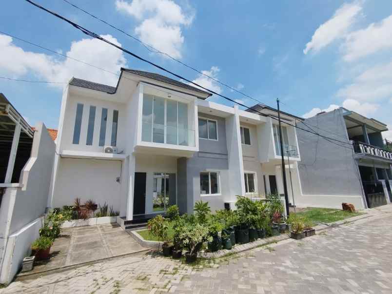 rumah baru 2 lantai di surya citra residence sidoarjo