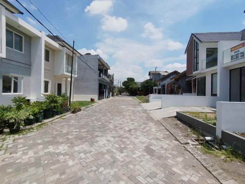 rumah baru 2 lantai di surya citra residence sidoarjo