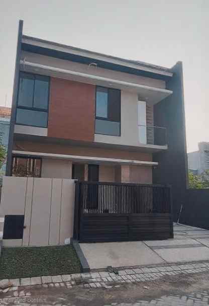 rumah baru 2 lantai pakuwon city surabaya lebar 8