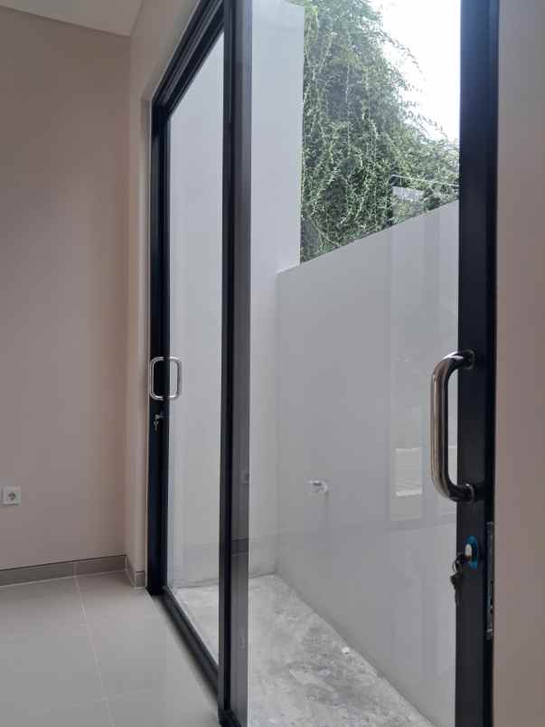 rumah baru 2 lantai siap huni di banyumanik semarang