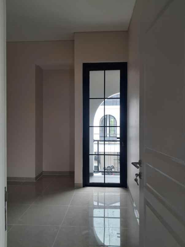 rumah baru 2 lantai siap huni di banyumanik semarang