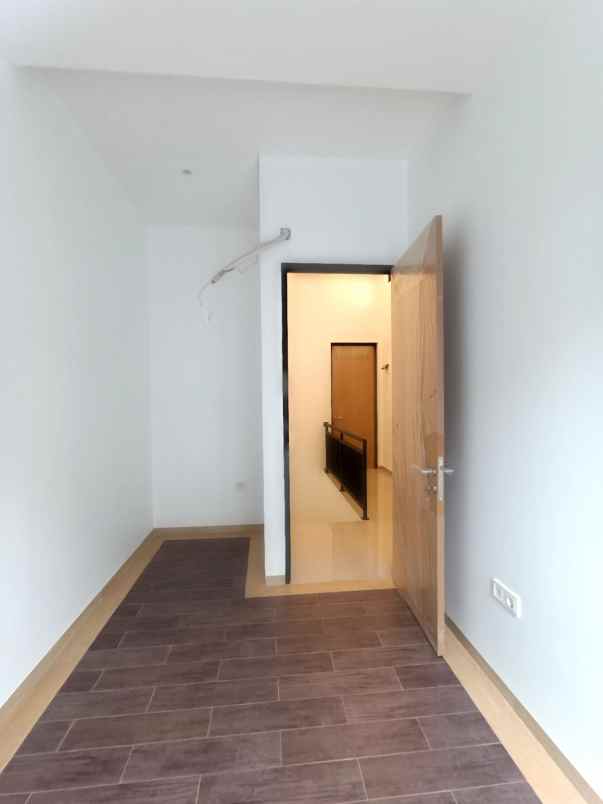 rumah baru cinere model minimalis tropis