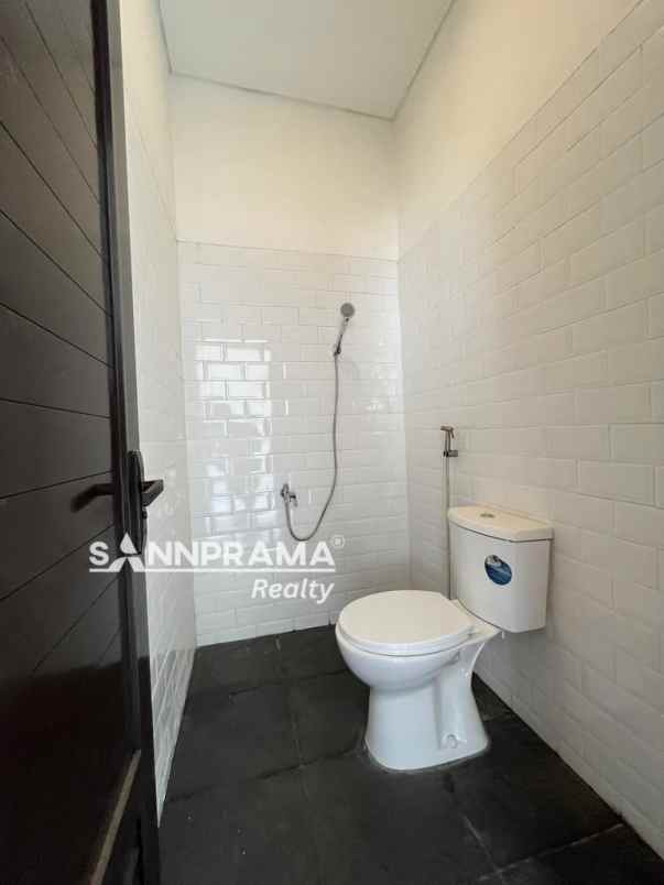 rumah baru dalam cluster dekat gerbang toll sawangan