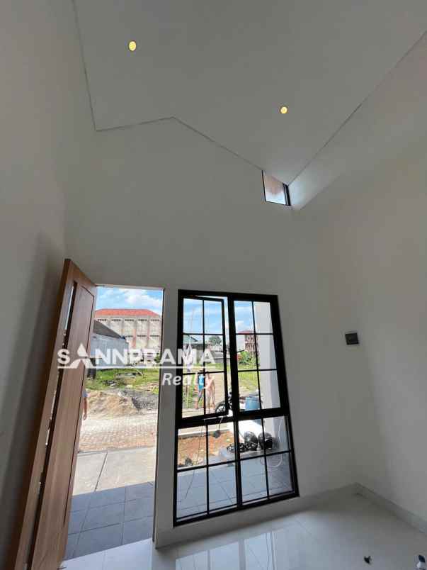 rumah baru dalam cluster dekat gerbang toll sawangan