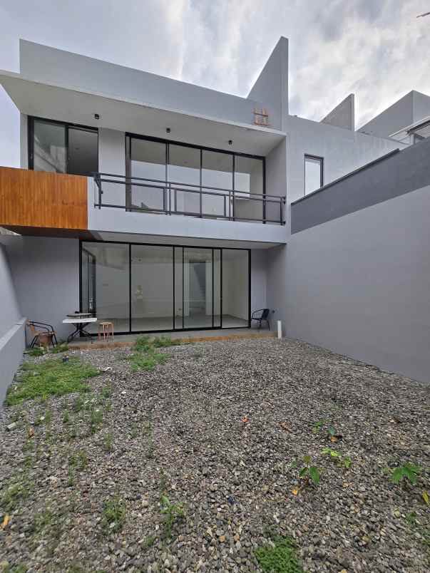 rumah baru dalam cluster di pondok kelapa billymoon