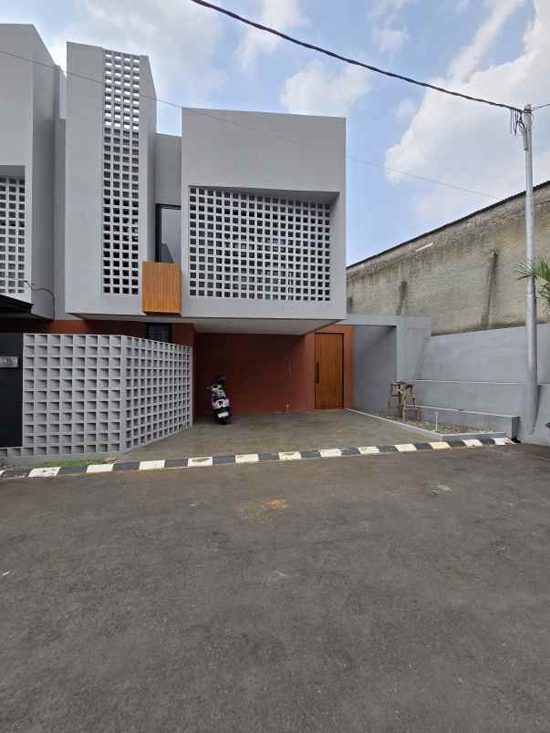 rumah baru dalam cluster di pondok kelapa billymoon