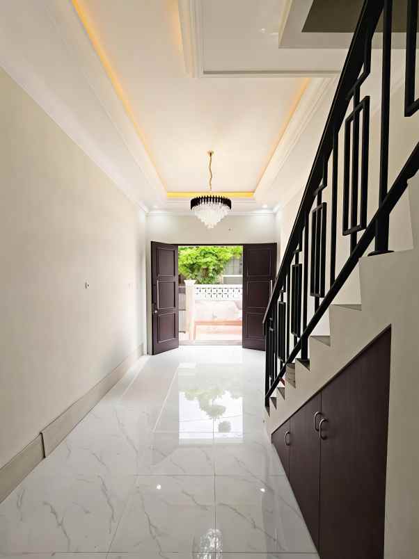 rumah baru dalam komplek di pondok bambu jaktim