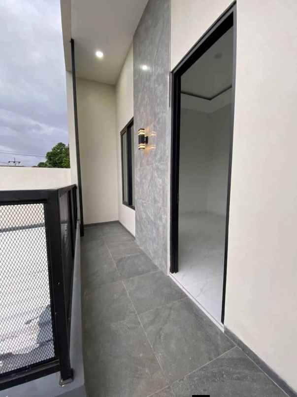 rumah baru modern american classic lokasi sawojajar 1