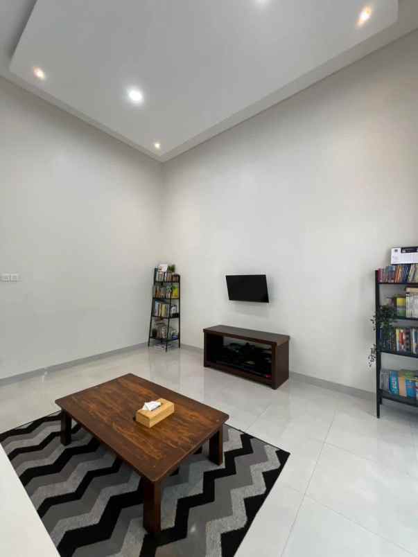 rumah baru modern minimalis lokasi blimbing