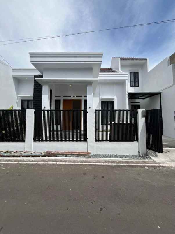 rumah baru modern minimalis lokasi blimbing