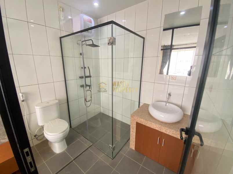 rumah baru semi villa dekat amplaz atmajaya