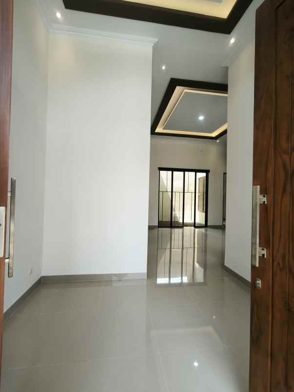 rumah baru siap huni dekat pasar cebongan