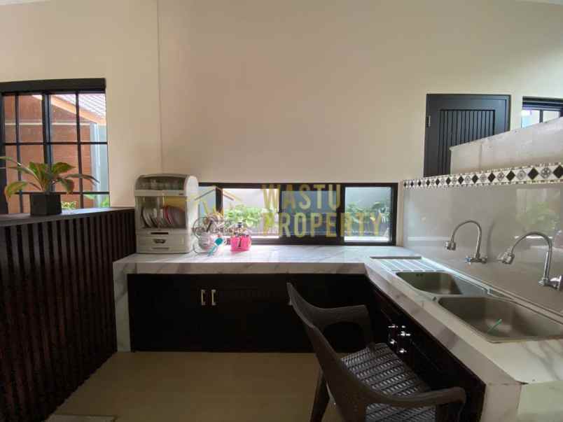 rumah besar 2 lantai area stadion maguwoharjo