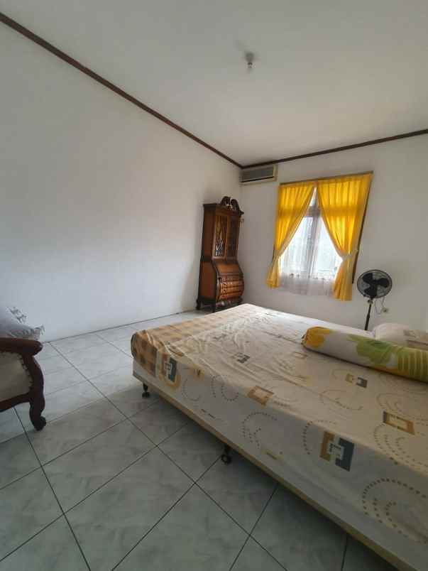 rumah besar tanah luas di jl raya lenteng agung