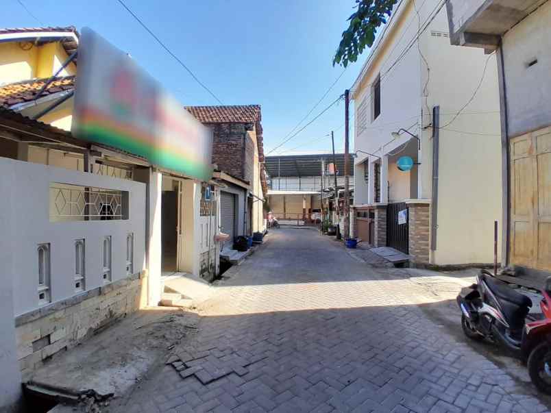 rumah bisa buat kost di kalicari palebon strategis