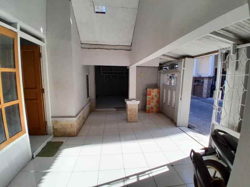 rumah bisa buat kost di kalicari palebon strategis