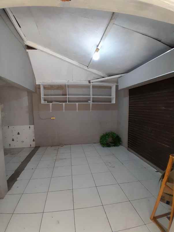 rumah bisa buat kost di kalicari palebon strategis