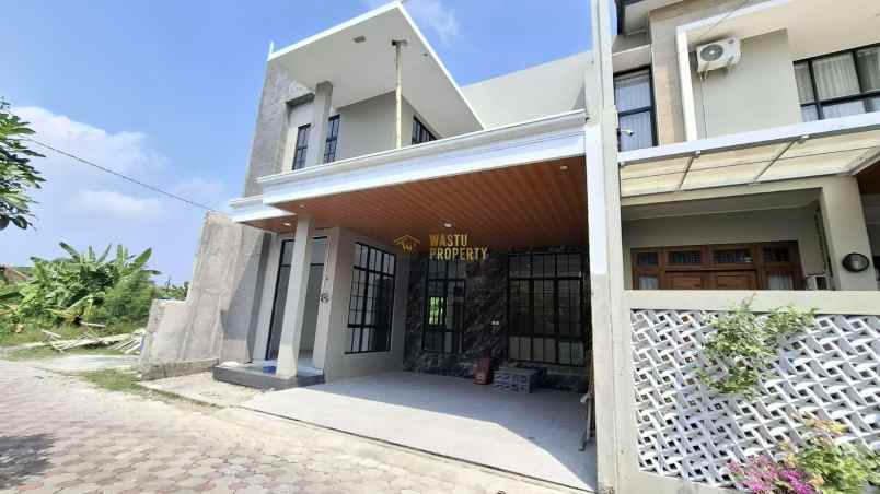 rumah cantik 2 lantai di perumahan jakal dekat palagan