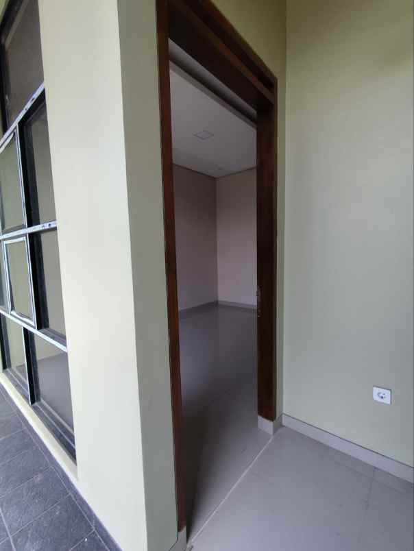 rumah cantik minimalis 2 lantai di cibiru hilir