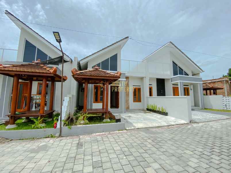 rumah cantik rooftop dekat jalan jogja solo kalasan