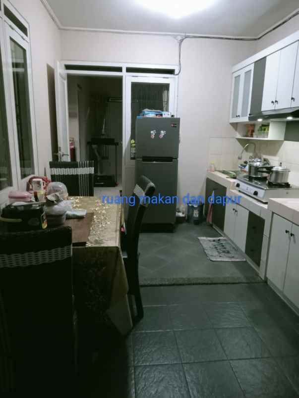 rumah dalam komplek bumi panyawangan bandung timur