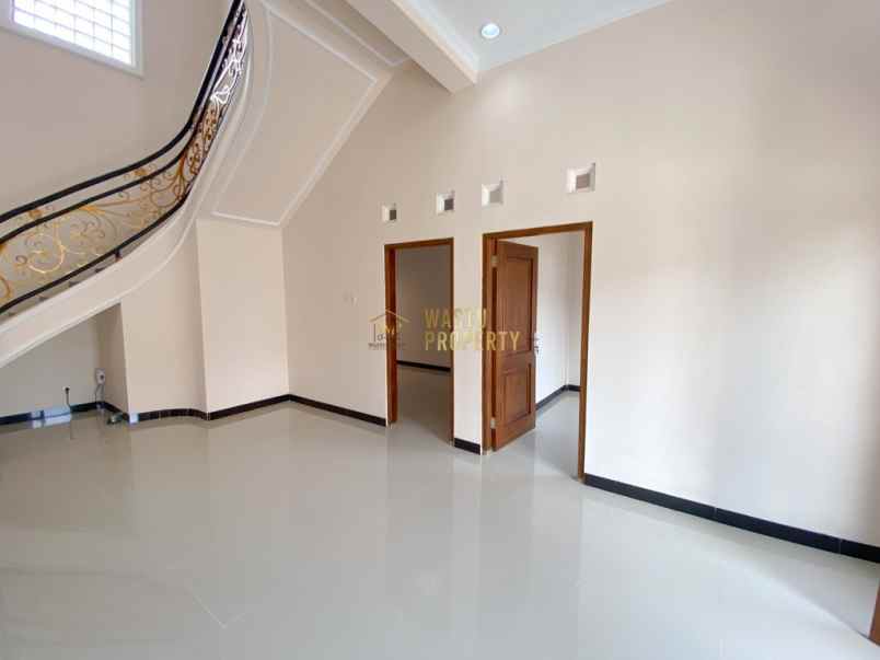 rumah desain klasik modern dekat kampus 4 uad jogja