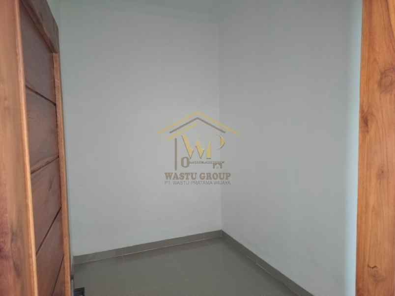 rumah desain modern cantik di godean