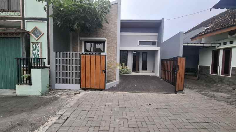rumah design modern siap huni dekat ringroad barat