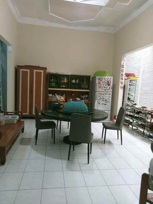 rumah dharmahusada indah strategis siap huni