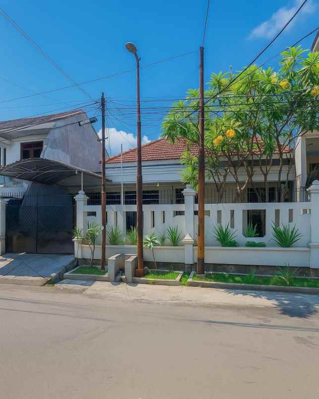 rumah dharmahusada indah timur strategis siap huni