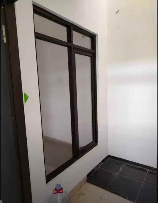 rumah di komplek dgn air bersih lingkungan nyaman shm