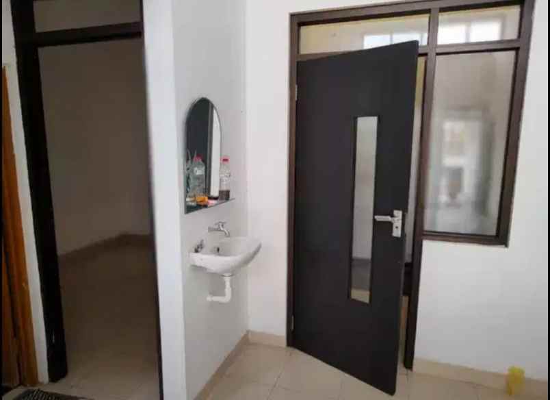 rumah di komplek dgn air bersih lingkungan nyaman shm