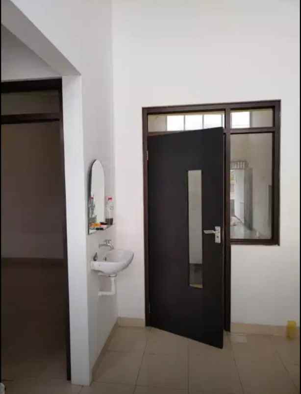 rumah di komplek dgn air bersih lingkungan nyaman shm