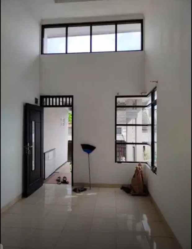 rumah di komplek dgn air bersih lingkungan nyaman shm