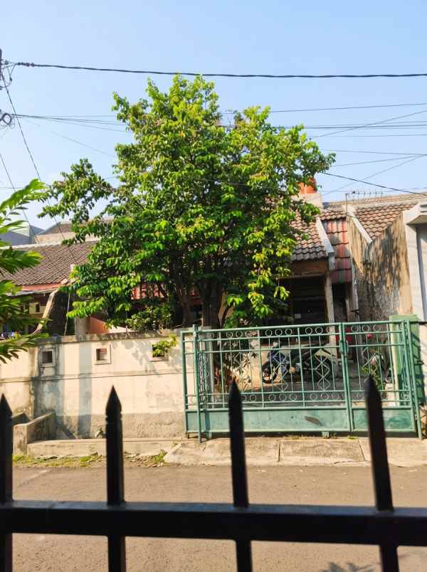 rumah di tytyan indah medan satria bekasi
