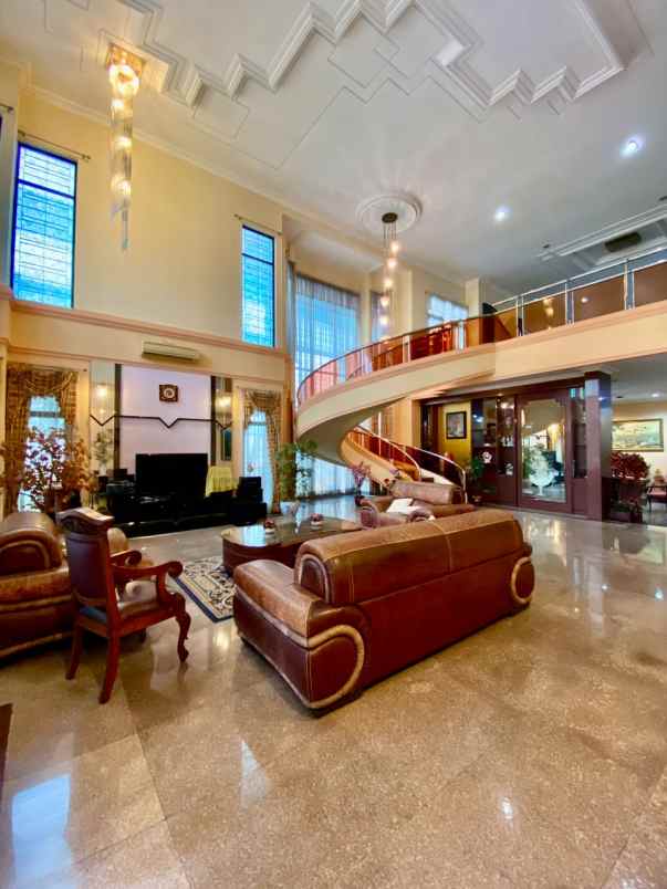 rumah dijual di arjuna utara