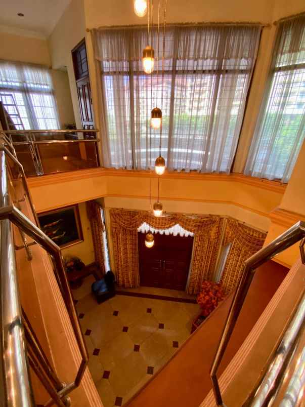 rumah dijual di arjuna utara