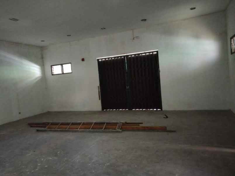 rumah disewakan dukuh kupang barat surabaya