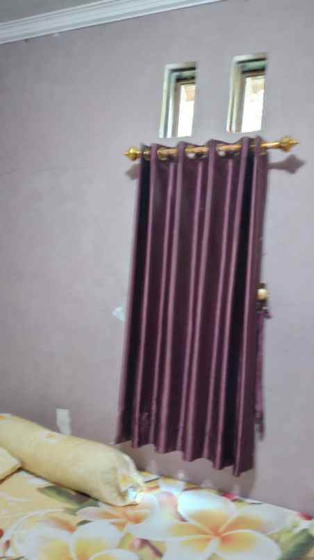 rumah dngan halaman luas siap huni