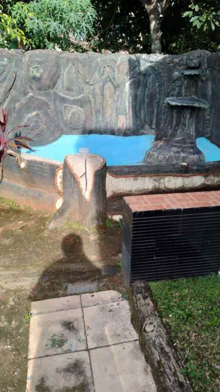 rumah dngan halaman luas siap huni