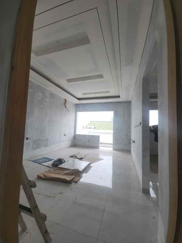 rumah furnished 3 lantai di puri indah jakarta barat