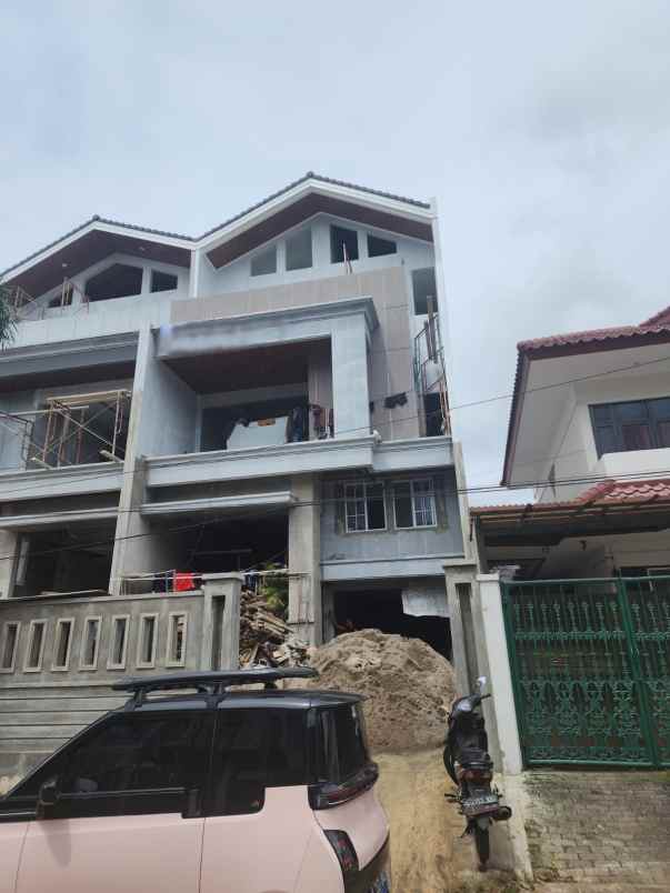 rumah furnished 3 lantai di puri indah jakarta barat