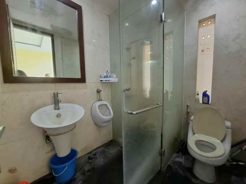 rumah hook 3 muka extra luas kemang pratama 2 bekasi