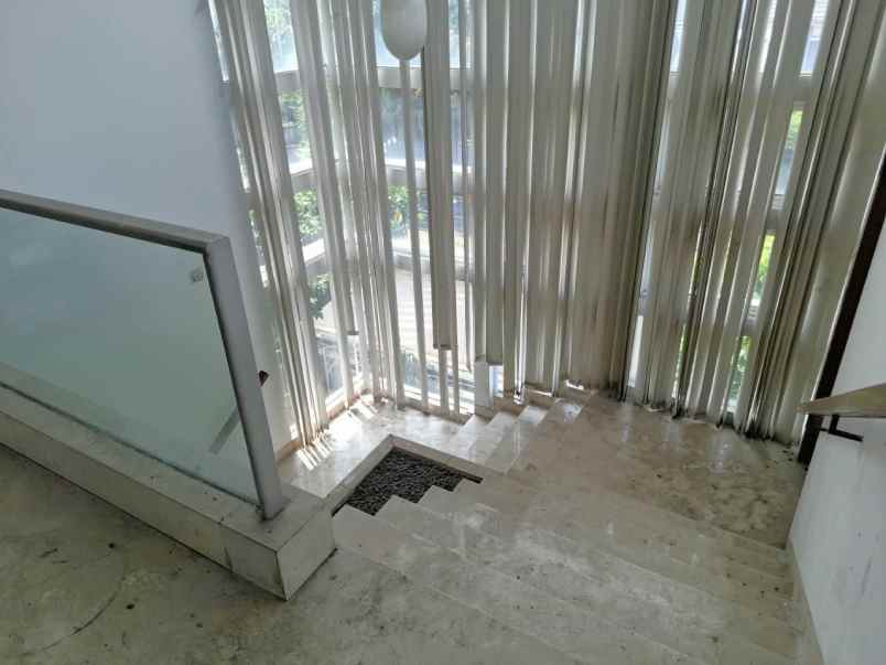 rumah hook 3 muka extra luas kemang pratama 2 bekasi