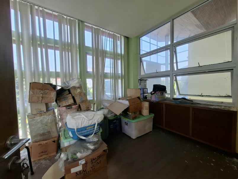 rumah hook 3 muka extra luas kemang pratama 2 bekasi