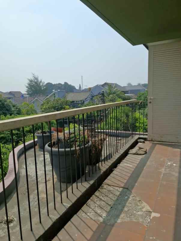 rumah hook 3 muka extra luas kemang pratama 2 bekasi