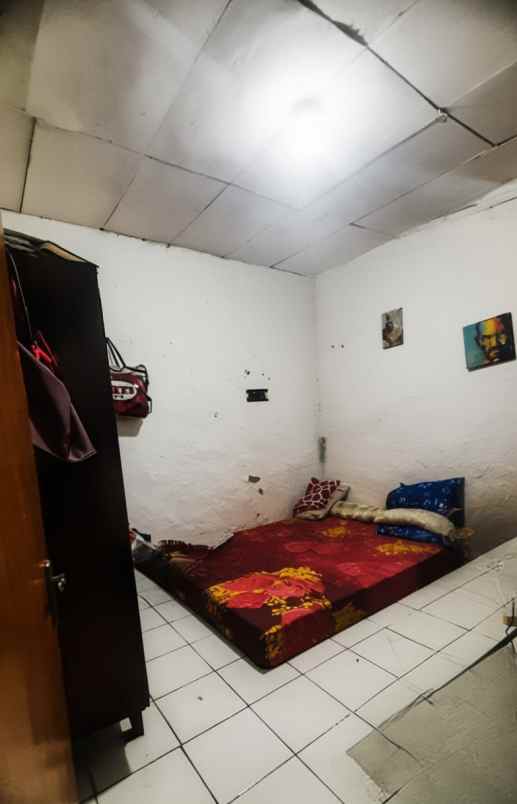 rumah hook perumnas 3 bekasi