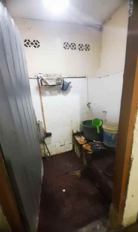 rumah hook perumnas 3 bekasi